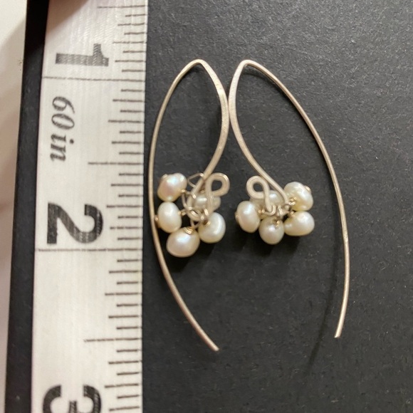 Elegant Gold tone and Pearl Cluster Earrings - Picture 6 of 6